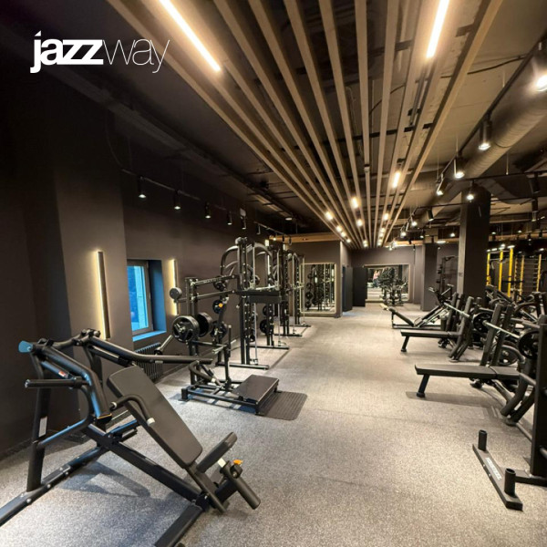 Fitness House на Крестовском: световая графика как архитектура пространства