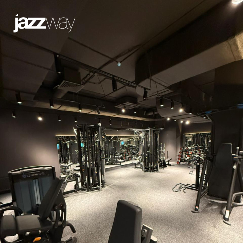 Fitness House на Крестовском: световая графика как архитектура пространства
